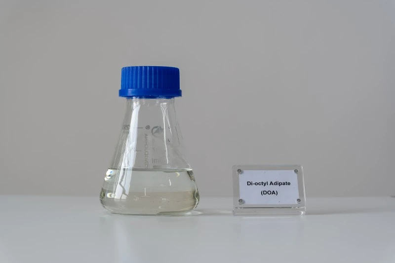 Plastifiant di-octyl adipate (DOA)